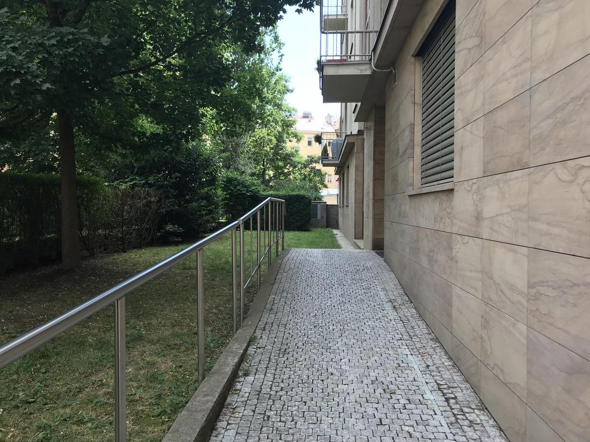 Beautiful Apartment In Central Residence Praag Buitenkant foto