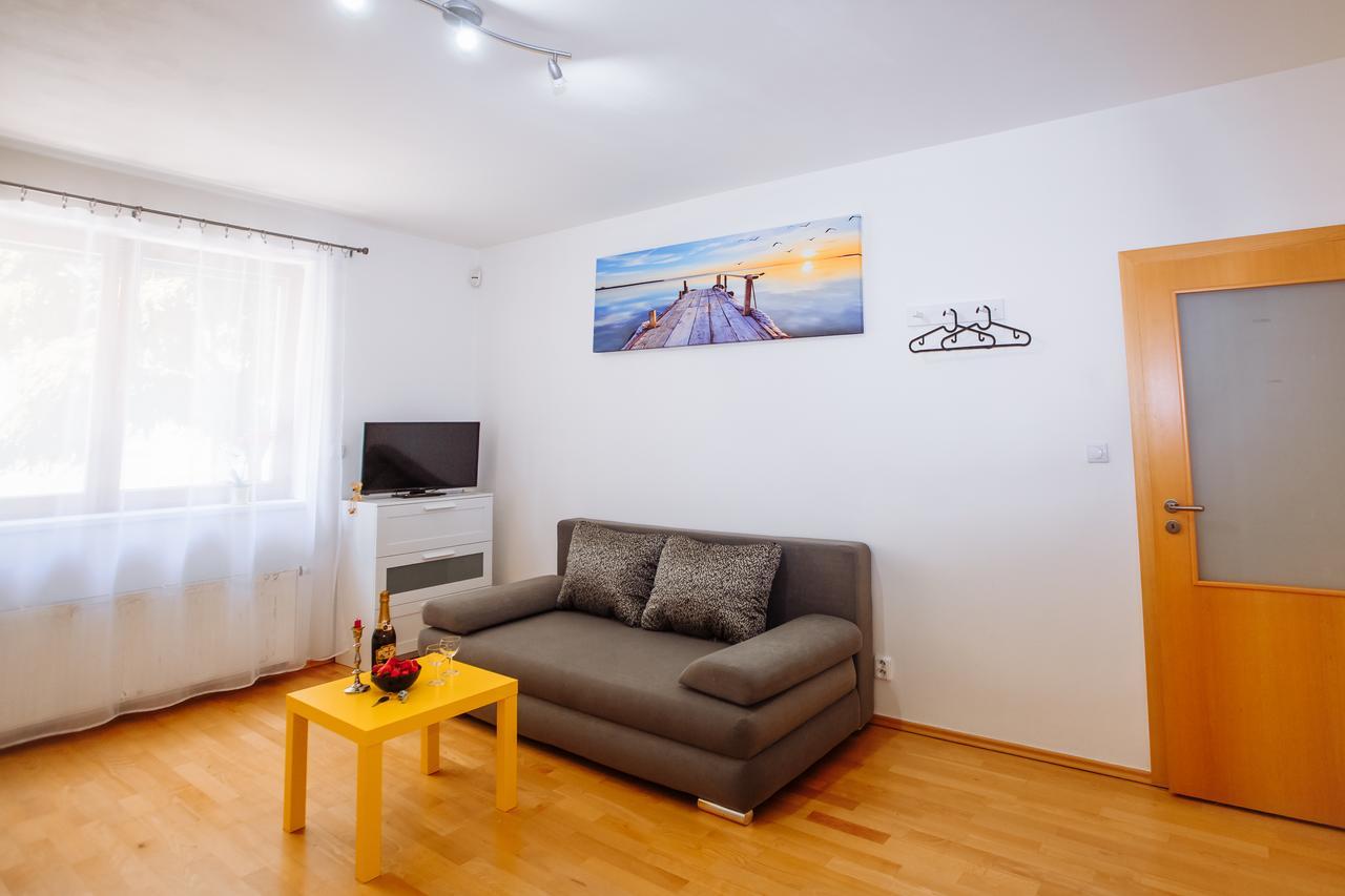 Beautiful Apartment In Central Residence Praag Buitenkant foto