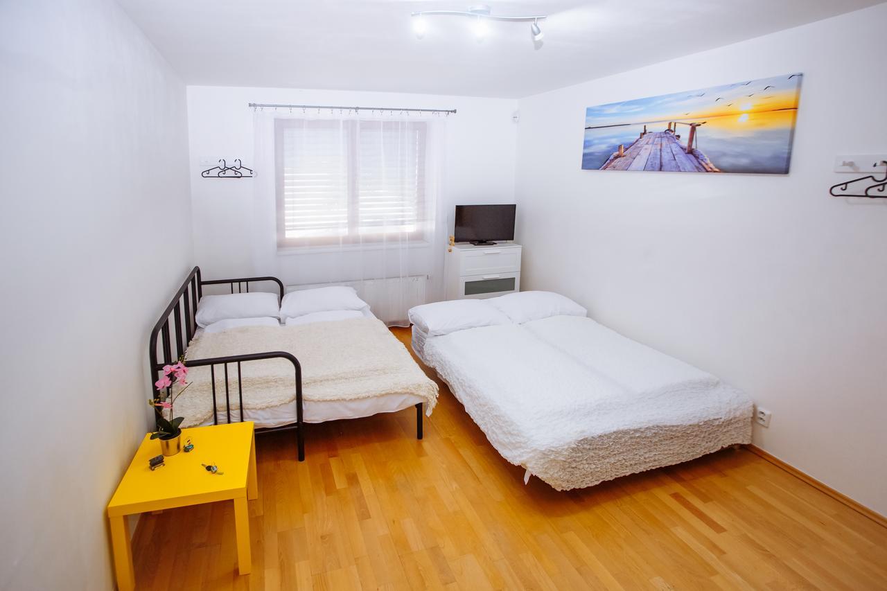 Beautiful Apartment In Central Residence Praag Buitenkant foto
