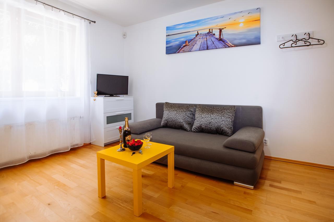 Beautiful Apartment In Central Residence Praag Buitenkant foto