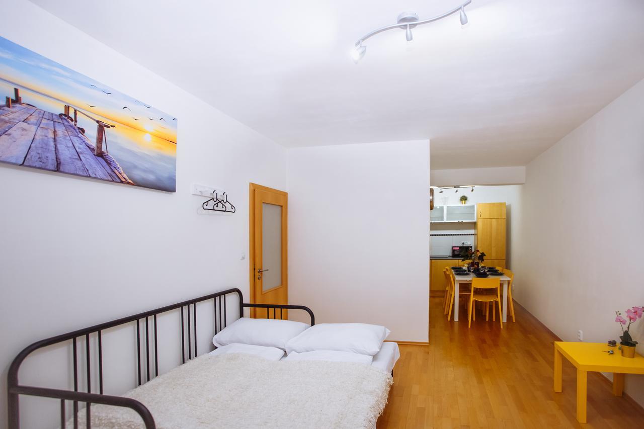 Beautiful Apartment In Central Residence Praag Buitenkant foto